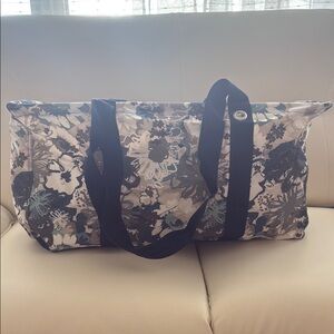 Thirty-One Floral Tote